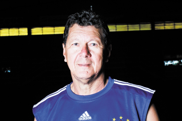 Quem muda de idade hoje é meu amigo Roberto José Correa, o conhecido Robertão do basquete. Ele, que chegou a Franca por volta do ano 1970, vindo do Rio de Janeiro, onde praticava remo, logo foi burilado pelo professor Pedroca e chegou à Seleção Brasileira